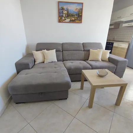 Apartment Three Lions *