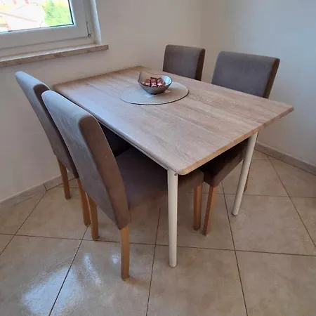 Three Lions Apartment